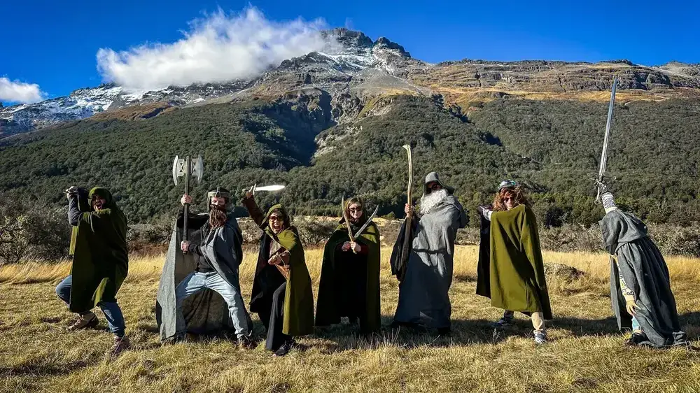 full-day-middle-earth-hero Scenic landscapes of lake and mountains